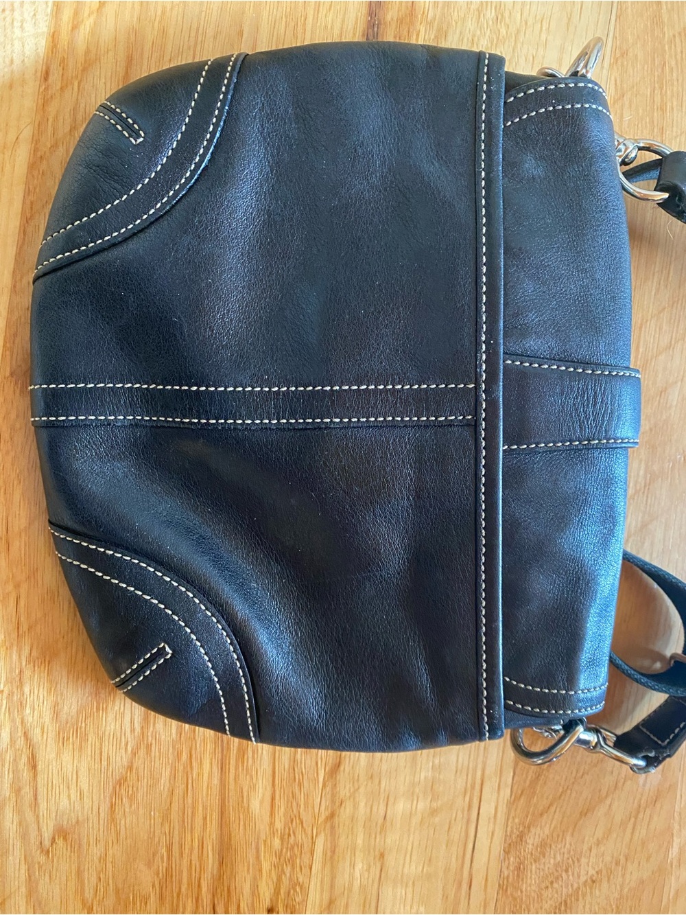 Coach black buckle genuine leather handbag excellent condition - Picture 4 of 6